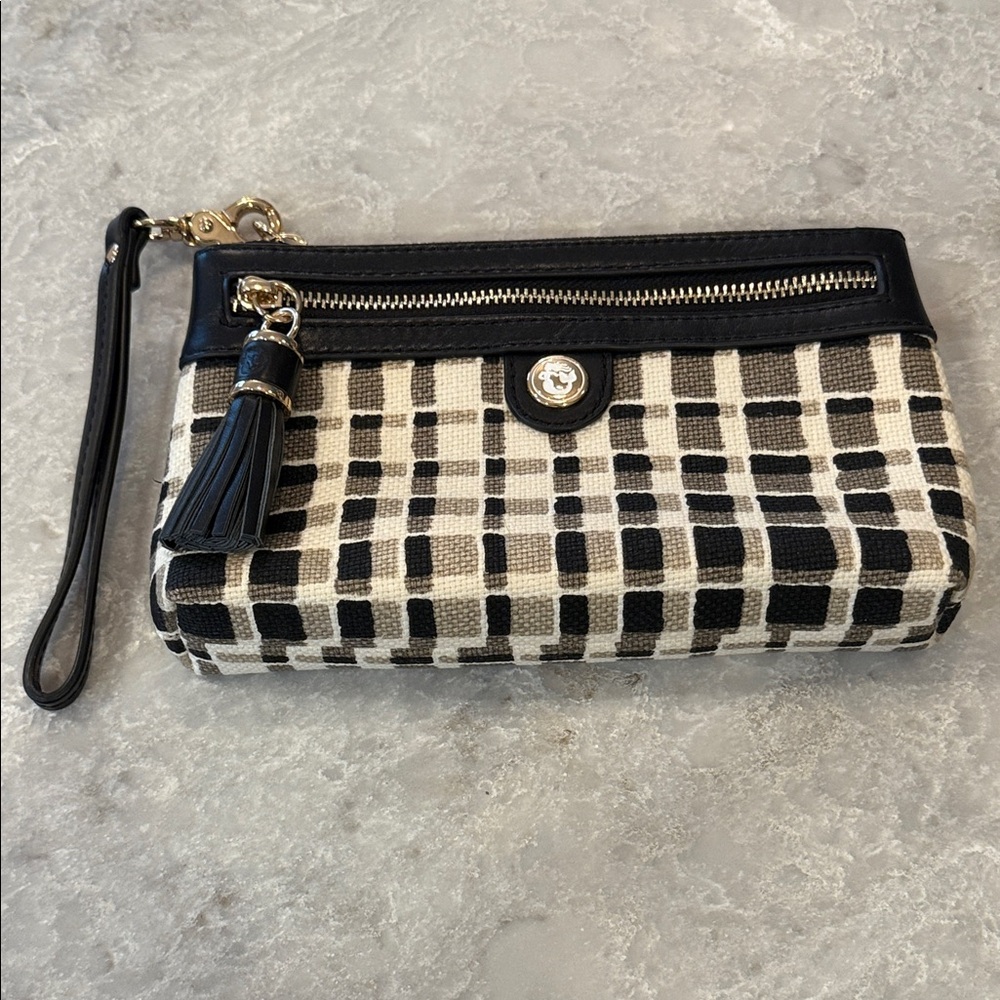 Spartina 449 Black and Cream Checkered Wristlet